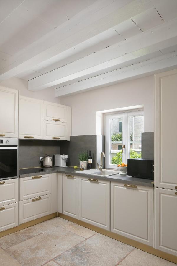 Residence Pietre D'Istria - With Private Service Burići Екстериор снимка